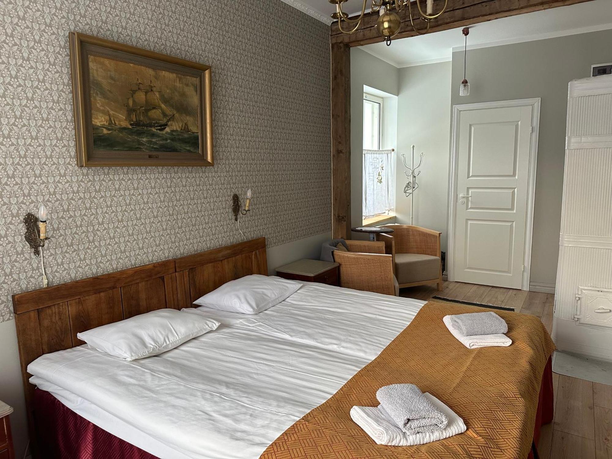 Guesthouse Kadrina Mois Exterior photo